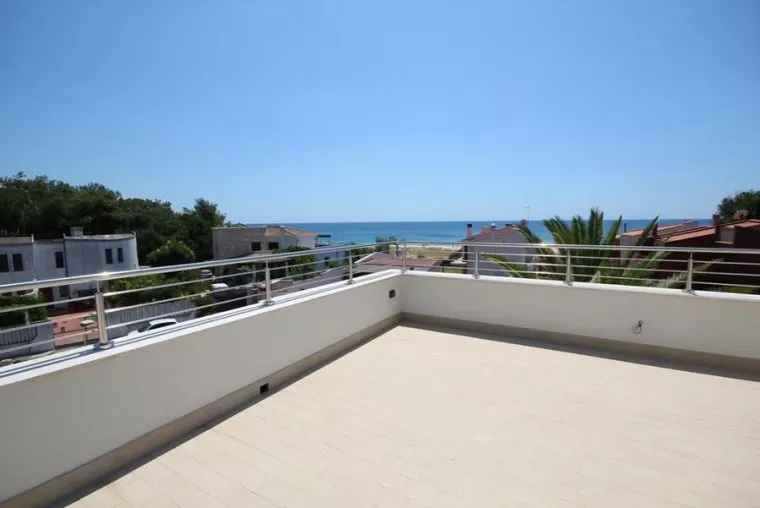 Se il terrazzo condominiale &egrave; da rifare chi paga le spese?