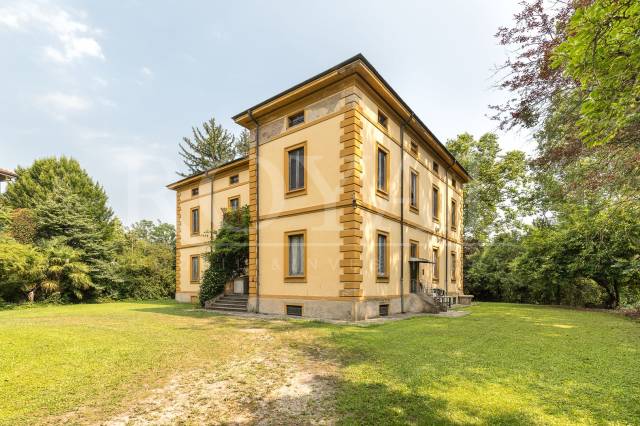 Villa | Via Fiume, Carate Brianza