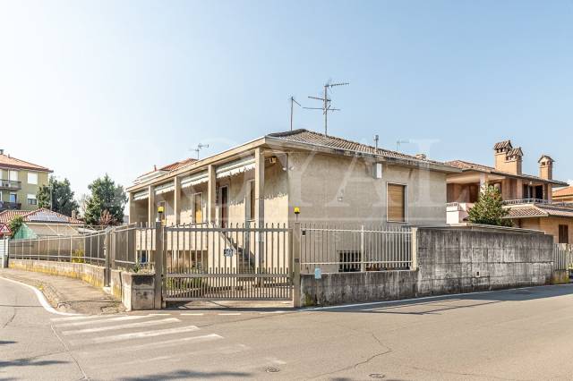 Villa | Via Parada, Vedano al Lambro